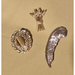 Set of 3 Vintage Gold Tone Brooches: Wheat Sheaf, Banded Agate, Feather/Leaf